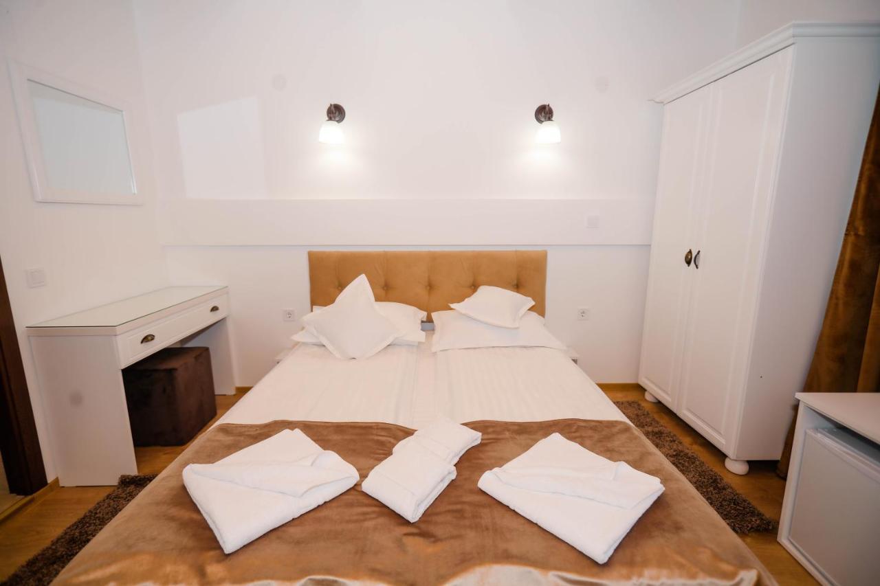 Hotel Casa Marica à Băile Herculane Extérieur photo