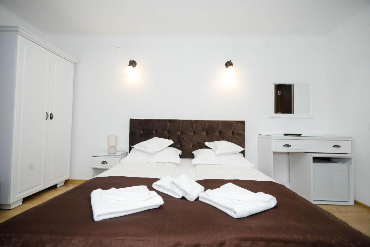Hotel Casa Marica à Băile Herculane Extérieur photo