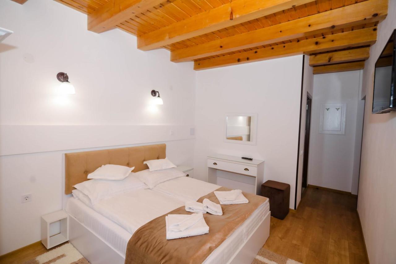 Hotel Casa Marica à Băile Herculane Extérieur photo