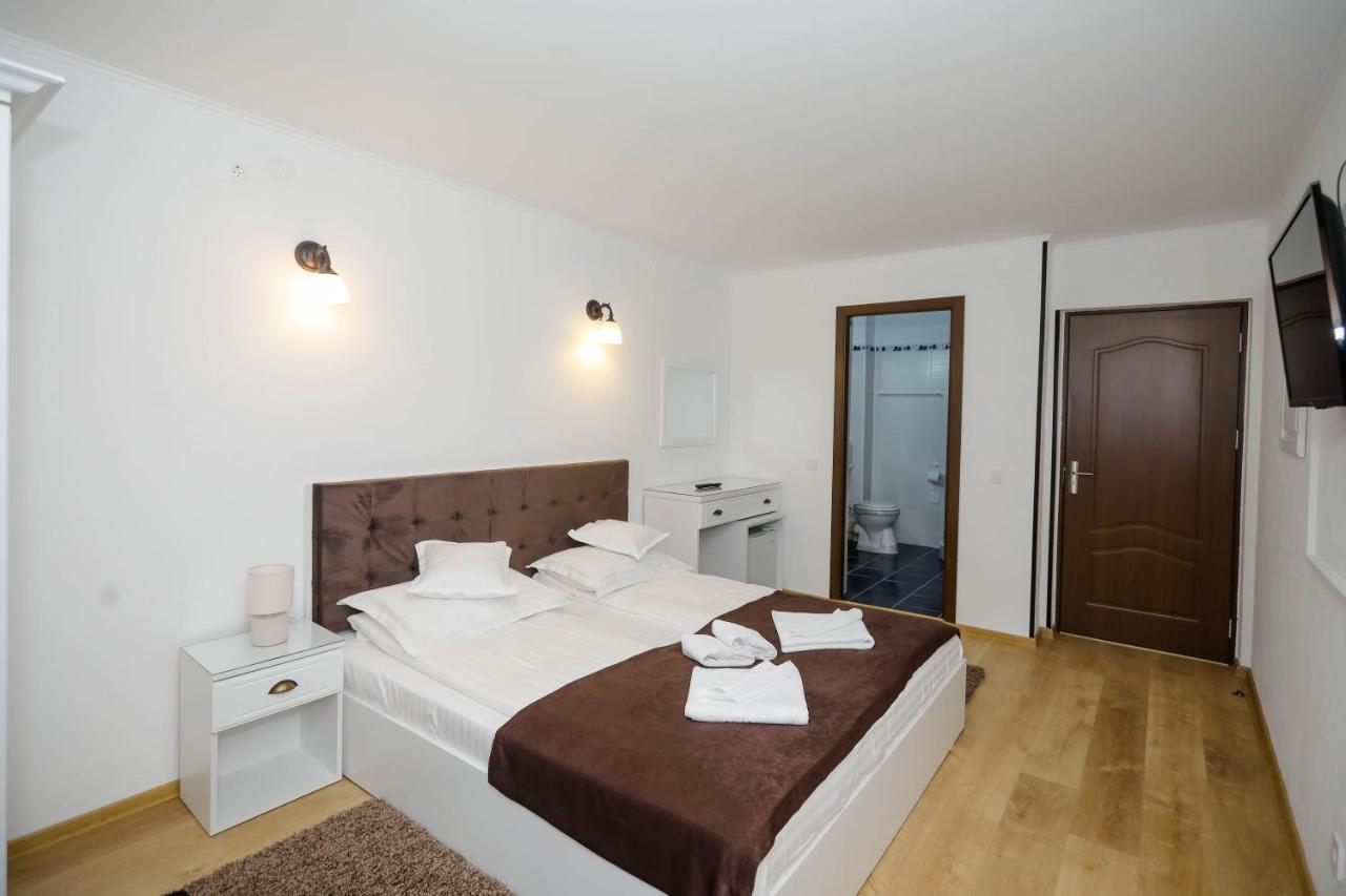 Hotel Casa Marica à Băile Herculane Extérieur photo