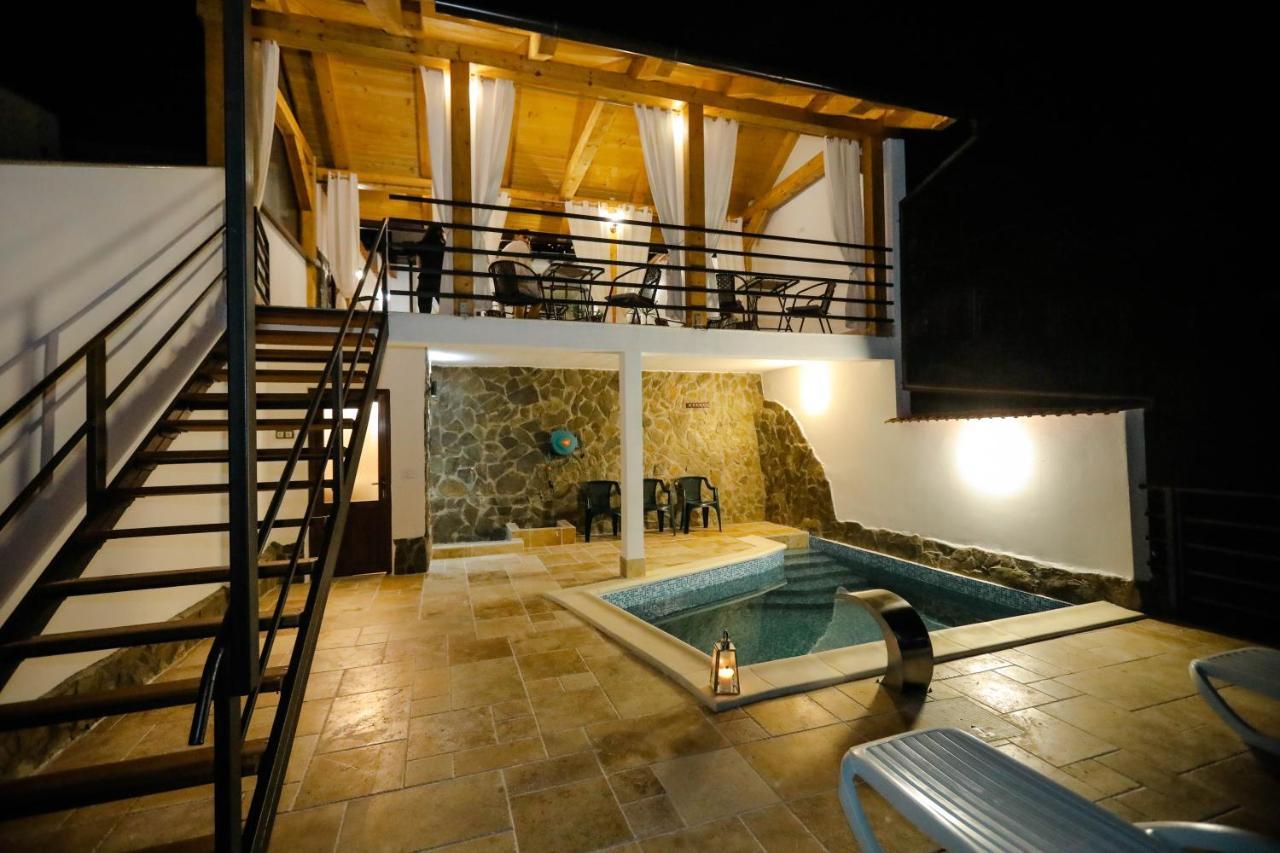 Hotel Casa Marica à Băile Herculane Extérieur photo
